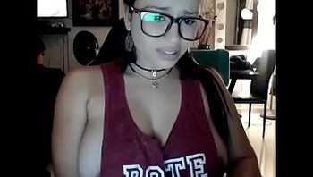 Hot slut played porn webcam near her cosin