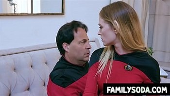 Comic Con escalates into family fucking