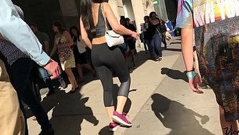 Asian Baddie - perfect ass in leggings
