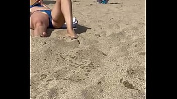 Public flashing pussy on the beach for strangers