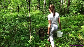 Brunette Suck Big Cock Stranger and Enduring Pussy Fuck in all directions the Forest