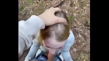 Öffentlicher Fick im Wald mit einer blonden Schlampe