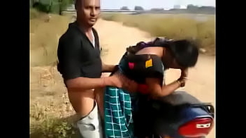 Desi Bhabhi Arrogantly Blowjob & Fucked Doggy on Bike