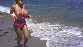 AMBER ALENA GIANT TITS ON THE BEACH