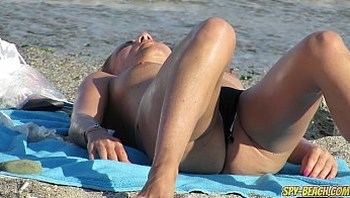 Hot Topless Amateur MILFs Voyeur Close-up Beach Videos