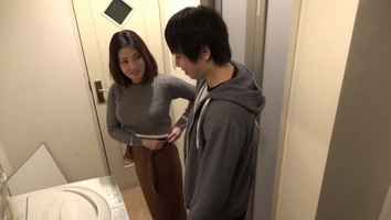 RH2202-Rich fuck in the bathroom with a mature woman